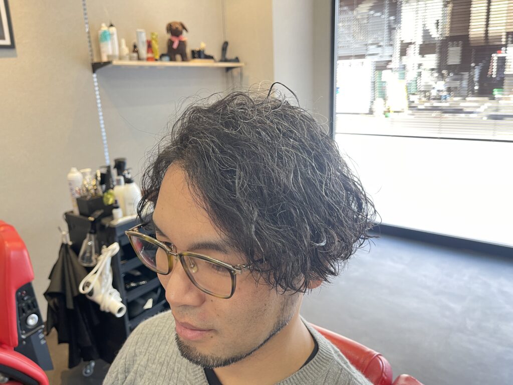 堺市で大人メンズに人気｜ツーブロック×ウェーブパーマで洒落感アップ